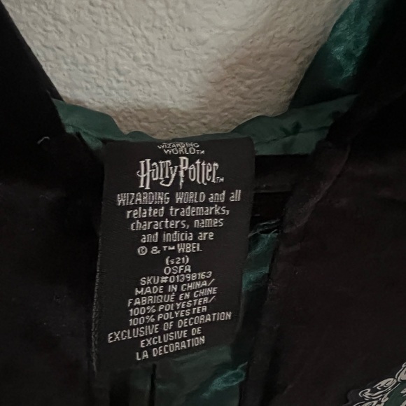 Official Wizarding World Harry Potter Slytherin Robe - Picture 5 of 7